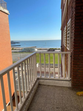 4 ambientes con cochera frente al mar